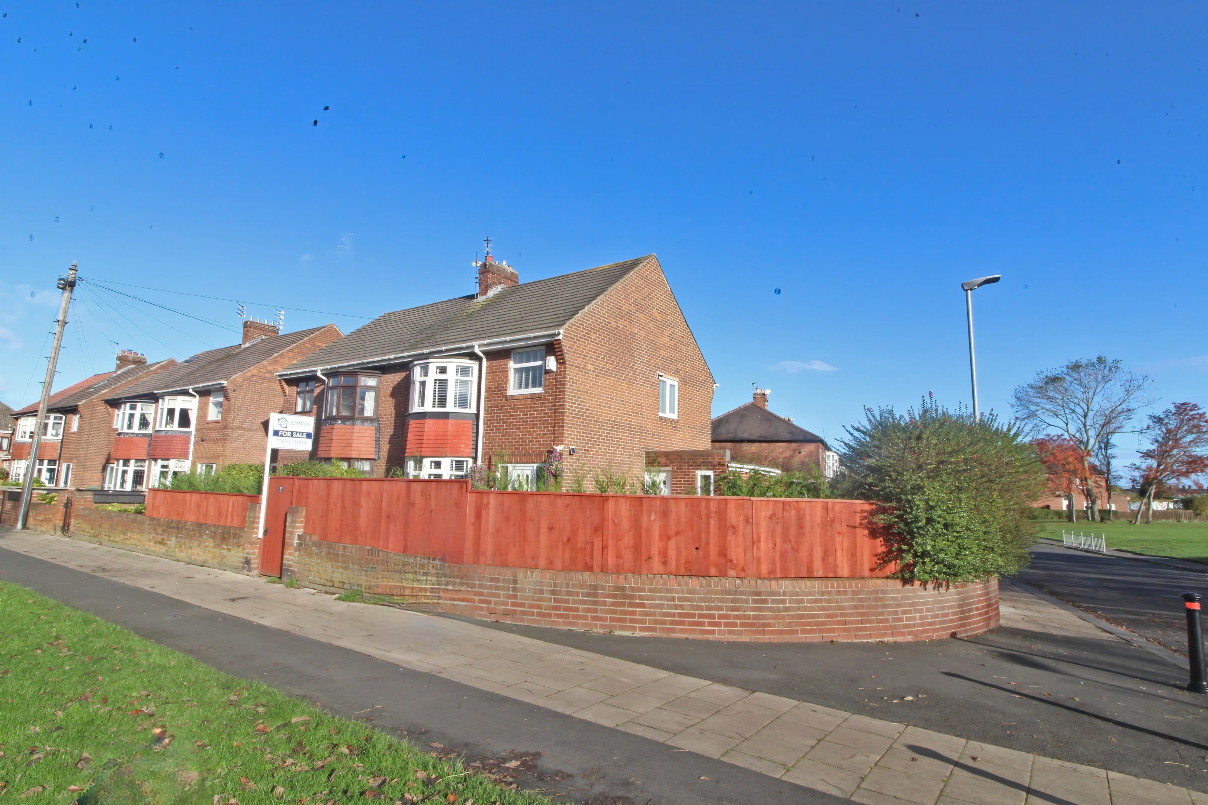 Broadway, Blyth, NE24