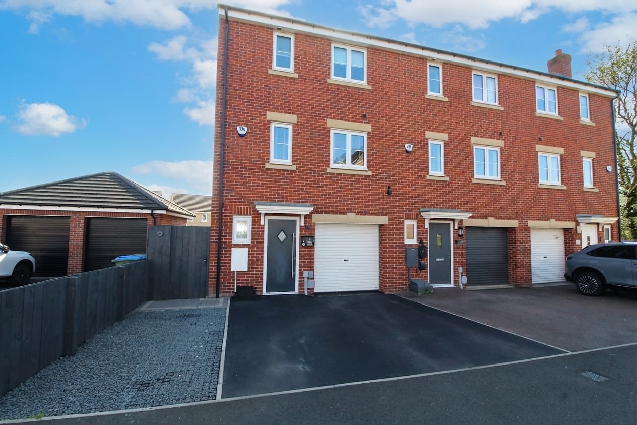 Hexham Gardens, Blyth, NE24